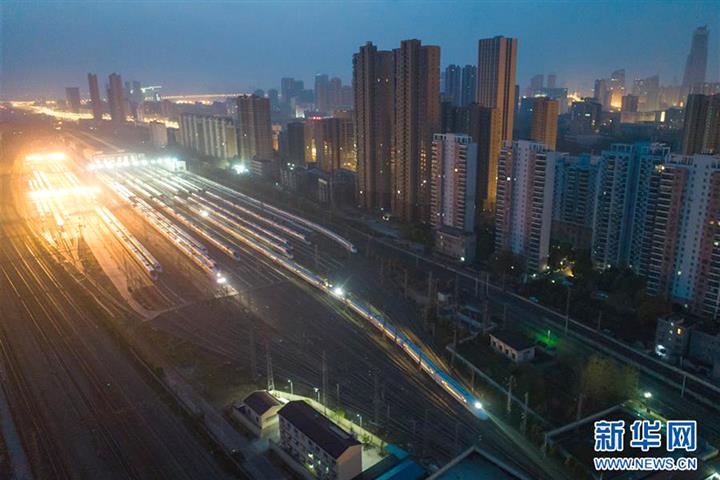 First Trains Leave Wuhan as Lockdown Ends