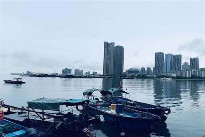 Shenzhen Halts Local Developer's Misleading Luxury Home Sales, Source Says