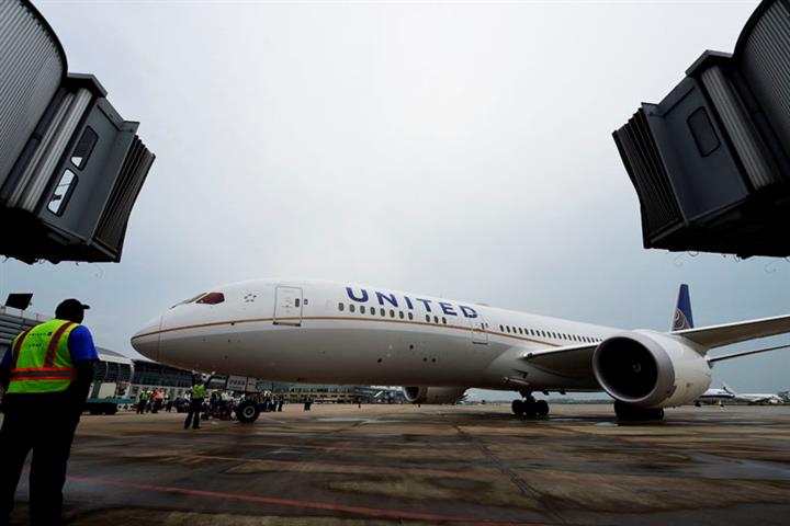 United Airlines to Charter More Passenger Jets Carrying PPE From China to US