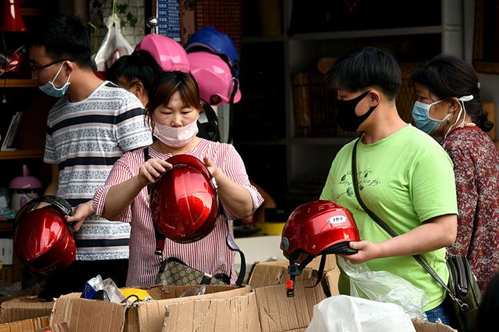 Demand for Bike Helmets Leaps on China’s New Compulsory Usage Law