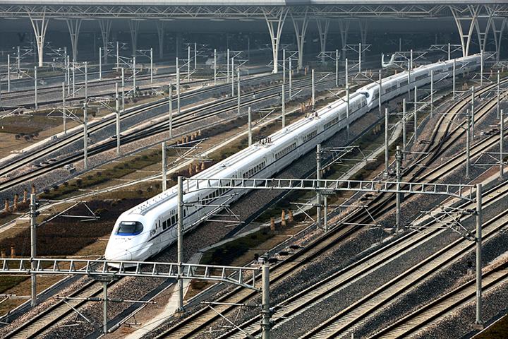 China State Railway Plans Capital Boost to Fund Coastal, Other High-Speed Links