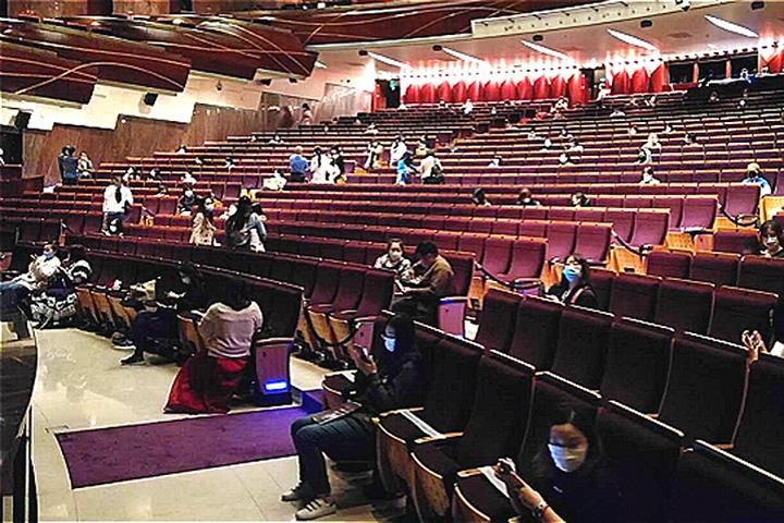 Curtain Rises on First Shanghai Theater Performance in 127 Days