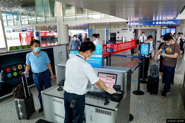 [In Photos] Passenger Flights Between Beijing, Wuhan Resume  