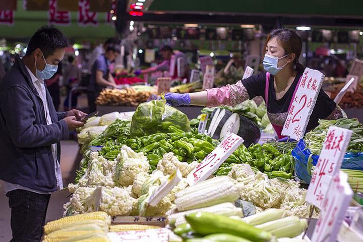 中国の消費財売上高は先月2.8% 減少