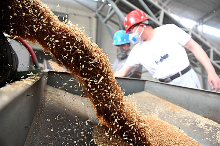 China Has Record Summer Harvest on Higher Wheat Yields