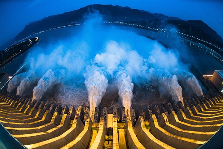 Second Flood Surge Passes Three Gorges Dam, Heads for Middle, Lower Yangtze