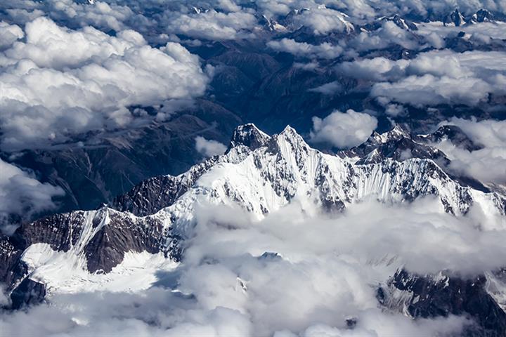Ice Lakes May Burst, Flood Qinghai-Tibet Plateau, CAS Expert Warns
