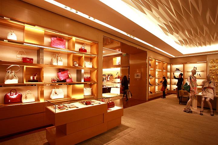 Expecting Price Hikes, Consumers Snap Up Luxury Goods on China’s Valentine’s Day