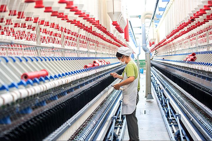 Covid in India, Year-End Demand Forced China’s Textile Firms to Work in Holiday