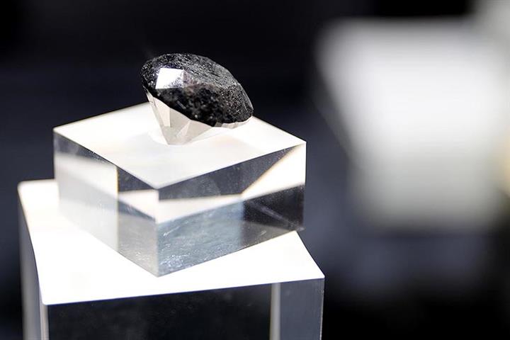 [写真で] 上海のCIIEで展示される88カラットのブラックダイヤモンド