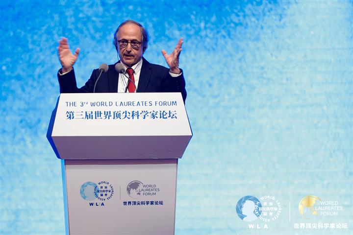 [写真で] 世界科学賞受賞者フォーラムが上海でキックオフ