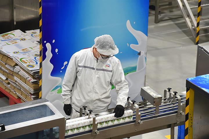 Yili’s Shares Gain After Chinese Dairy Invests USD295 Million in Asian PE Fund