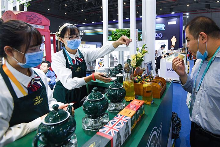 Trade Envoy Plugs UK Grub at CIIE