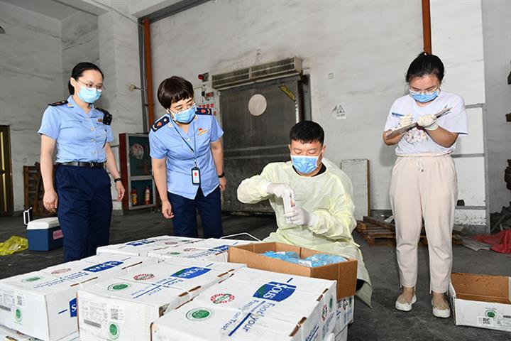 Chinese Cities Open Special Warehouses for Frozen Food Imports to Stop Virus Spread