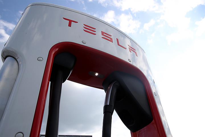 Tesla’s ‘Silk Road’ Charging Line Comes Onstream in Northwest China