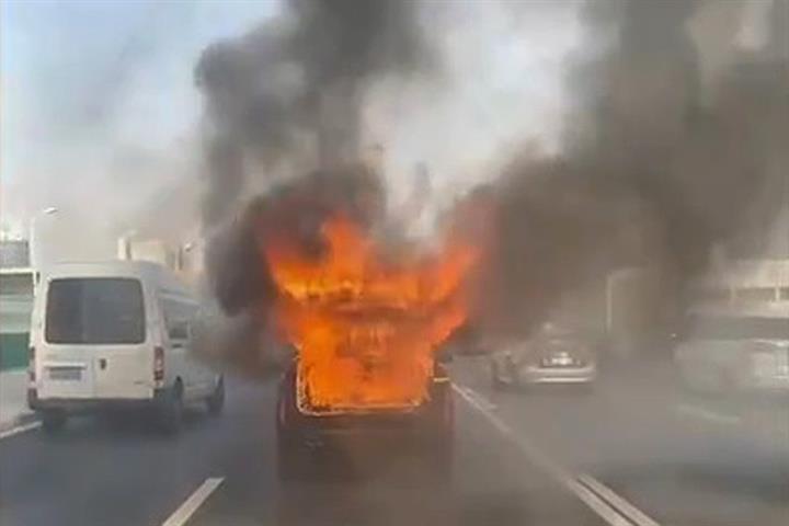 万里の長城ハイブリッドが上海道路で自己点火し、新しい車を手に入れた、と所有者は言う