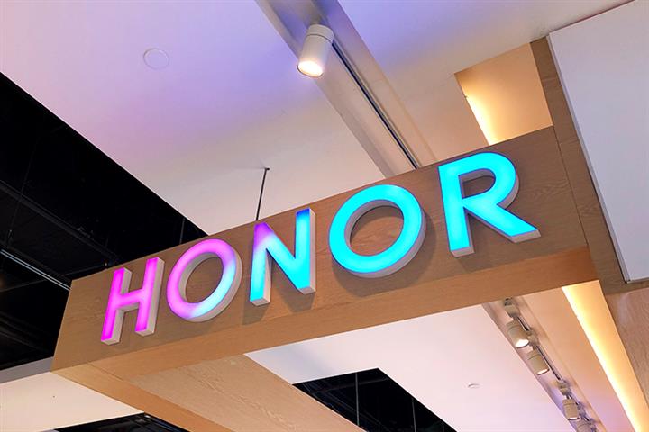 Honor Launches New Phone, Resumes Int’l Cooperation