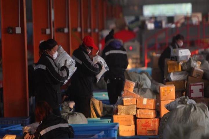 Chinese Send 365 Million Parcels During Spring Festival Holiday