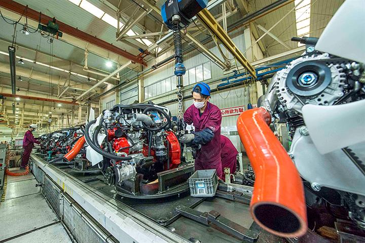Caixin’s China Manufacturing PMI Drops to Nine-Month Low in February