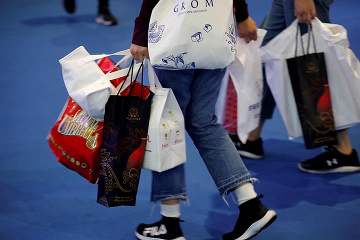 中国の小売売上高は最初の2か月で33.8% 増加