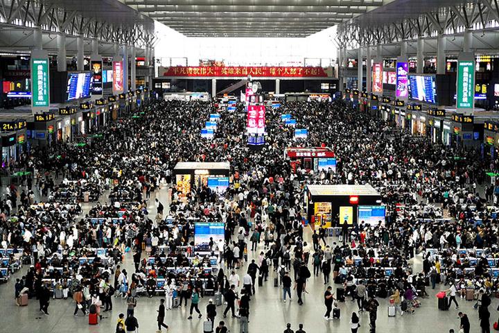 Chinese Tourists to Splurge More Than Ever During May Day Holiday, Official Says
