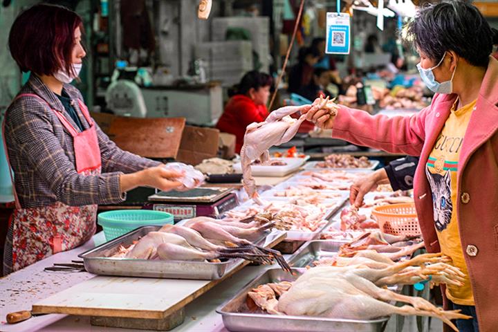 China’s Pork Prices Fall as Consumers Tuck Into Poultry, Other Meats