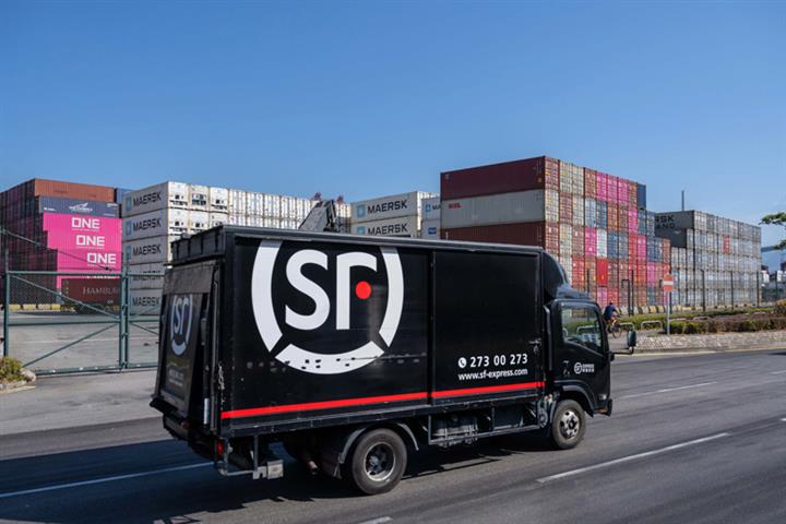 Chinese Courier Giant SF to List Its Intracity Arm in Hong Kong