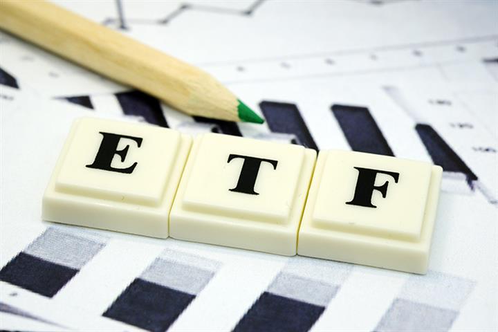 First ETFs in Shanghai-Hong Kong Cross-Listing Scheme Start Trading