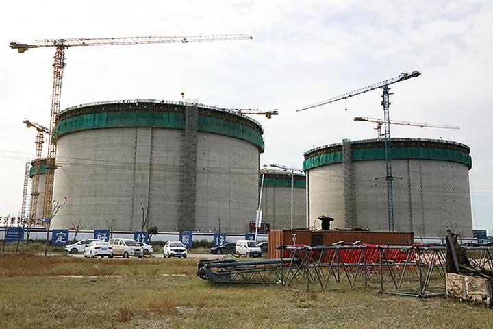 中国が超大型液化天然ガス貯蔵タンクの建設を開始