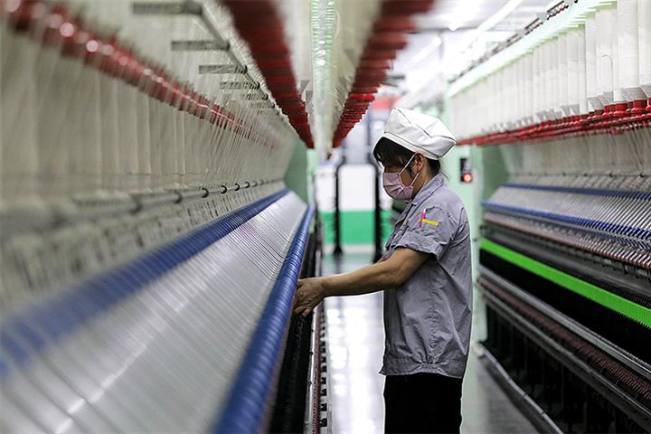 China's Textile Firms Shy Away From Export Orders on Threadbare Margins, Uncertain Outlook