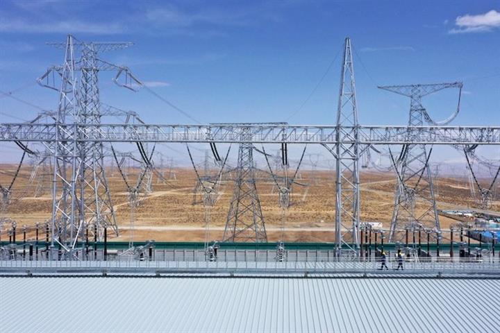 China Goes All Out to Cope with Power Outages