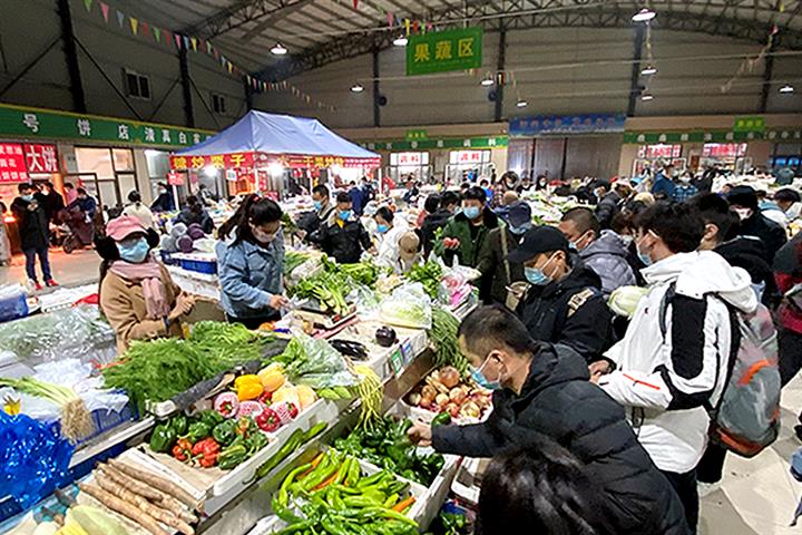 China’s Veggie Prices Will Keep Rising After Spate of Bad Weather, Gov’t Analyst Says