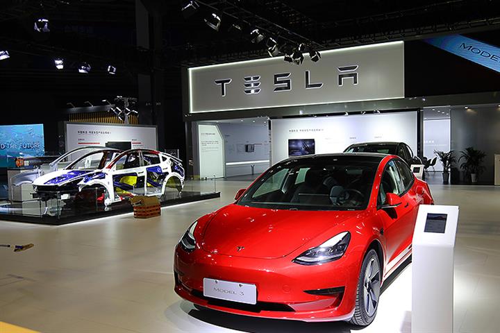Tesla VP Denies Rumor Carmaker Plans to Build Second Gigafactory in ...