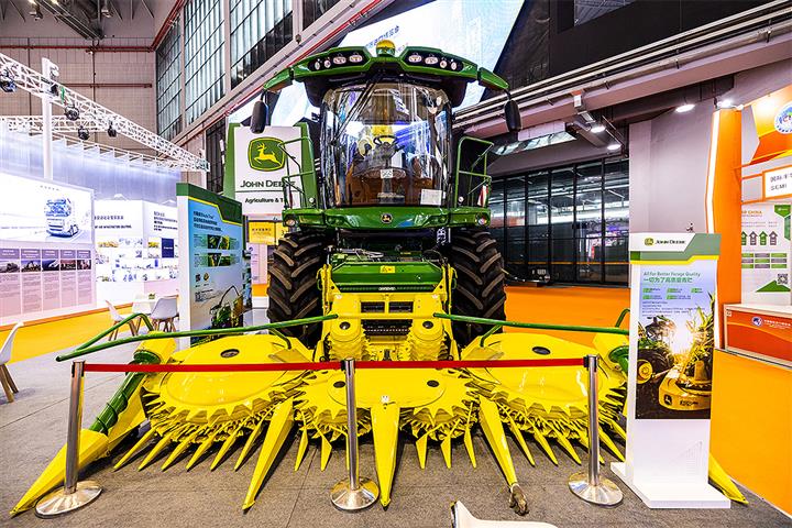 [In Photos] CIIE’s Smart Industry, IT Pavilion Homes Expo’s Monster Machines