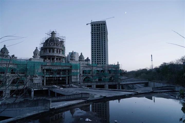 [In Photos] ‘Ghost Buildings’ Stand Empty in Hebei’s Capital City