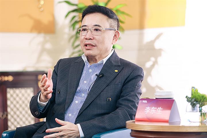 TCL Founder to Propose China Help Manufacturers Go Global at Two Sessions