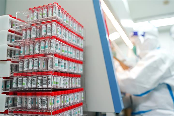 Shanghai’s Covid-19 Test Capacity Hits 5.8 Million Tubes a Day