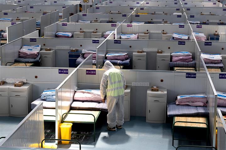 [In Photos] Shanghai Opens Makeshift Hospital in Lingang Area With 13,600 Beds