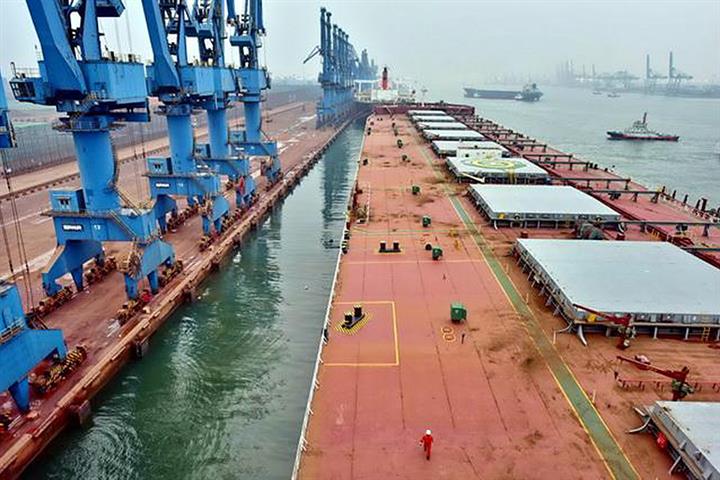 China Orders Ports to Keep Sea, River Transport Routes Running Smoothly Amid New Covid Wave