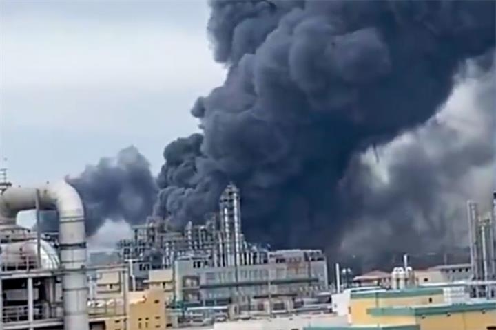 Menovo Pharma’s Shares Tumble After Hangzhou Plant Blaze
