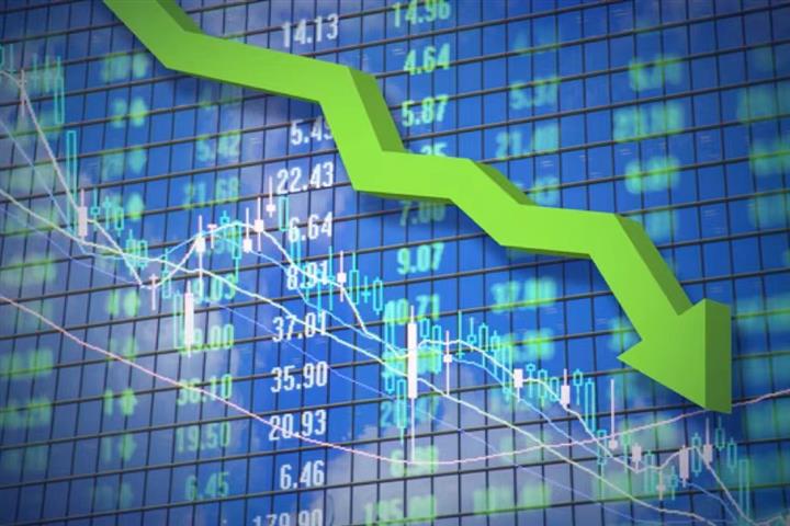 China Banking Stocks Dive as Homebuyers Threaten to Stop Mortgage Payments
