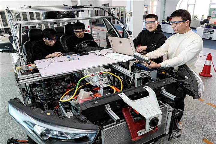 CAERI to Build USD355.9 Million Test Centers for Clean Fuel, Connected Cars