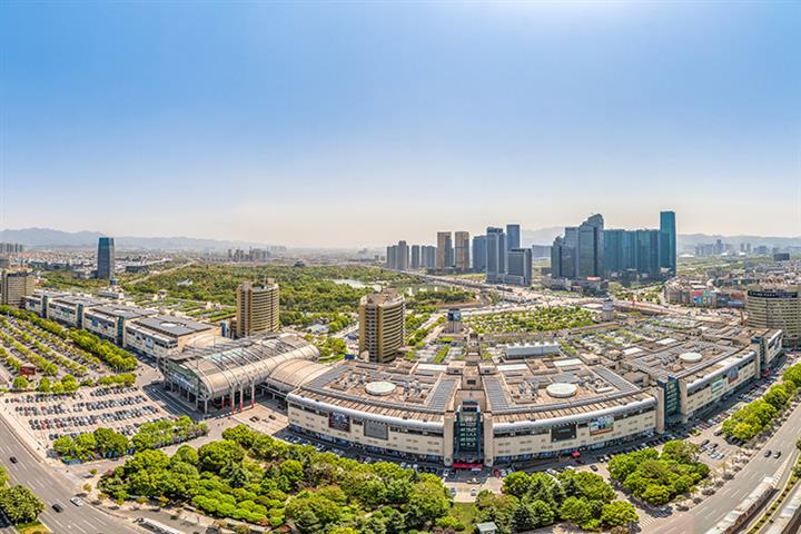 China's First 2022 Charter Flight for Business Arrives for Yiwu Goods