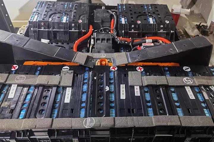Small Polluters Dominate China's Lucrative Battery Recycling Market, Sources Say