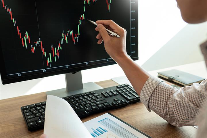 More Chinese Asset Managers Reveal Plans to Buy Own Products to Boost Market Confidence