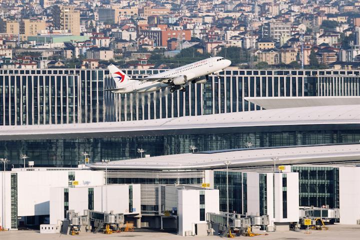 China’s Int’l Passenger Arrivals, Departures Climb 80%