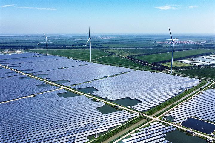 Chinese Wind, Solar Power Firms Soar Amid Bolstered Policy Support 