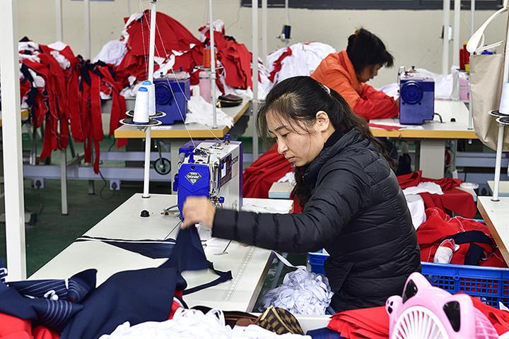 China’s Garment Makers Struggle as Demand, Profit Margins Fall