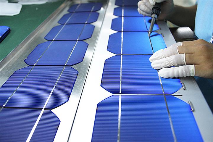 Silicon's Sliding Price Boosts China’s Solar Wafer, Panel Makers