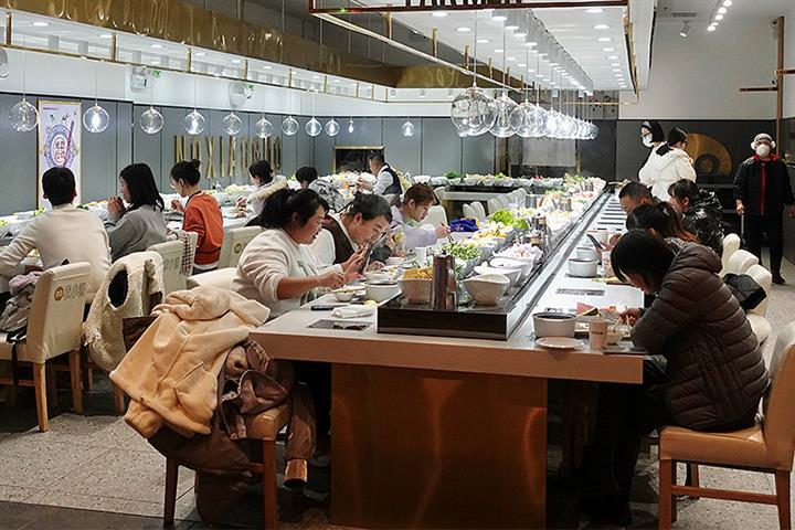 China’s Dining Scene Rebounds Over New Year Holiday